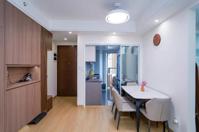 97㎡現(xiàn)代三居，原木色的布局，讓你生活充滿溫暖